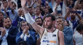 西甲新10号闪耀首秀，中场核心引领战舰启航